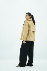 Trench court en faux daim