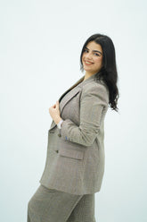 Tailleur à carreaux coupe moderne