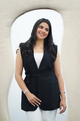 Gilet sans manches noir avec ceinture ✨