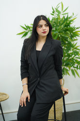 Tailleur Noir- Élégance Moderne