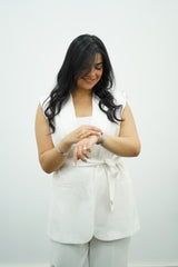 Gilet sans manches blanc avec ceinture đ€âš