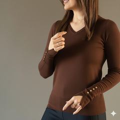 Pulls fin basiques Col V à boutons dorés