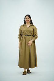 Robe chemise ceinturée vert olive