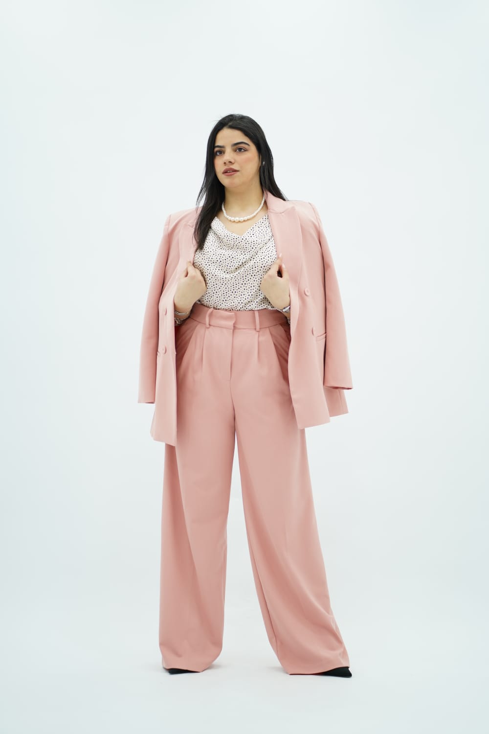 Tailleur Élégance Rosée – Coupe Fluide