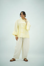 Chemise plissé en jaune pastel