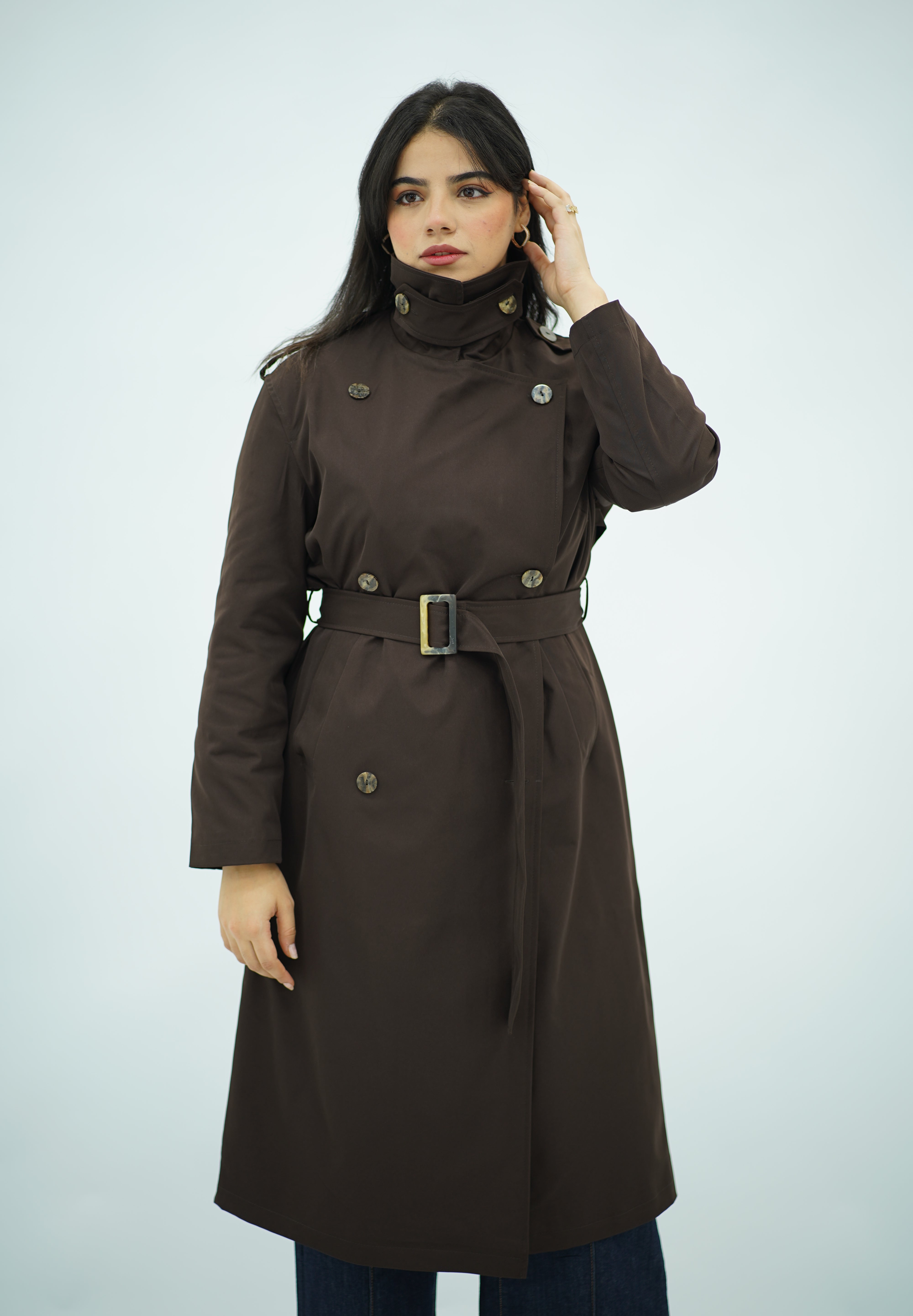 Trench Long Ceinturé Marron   – Col Montant & Boutonnage Croisé