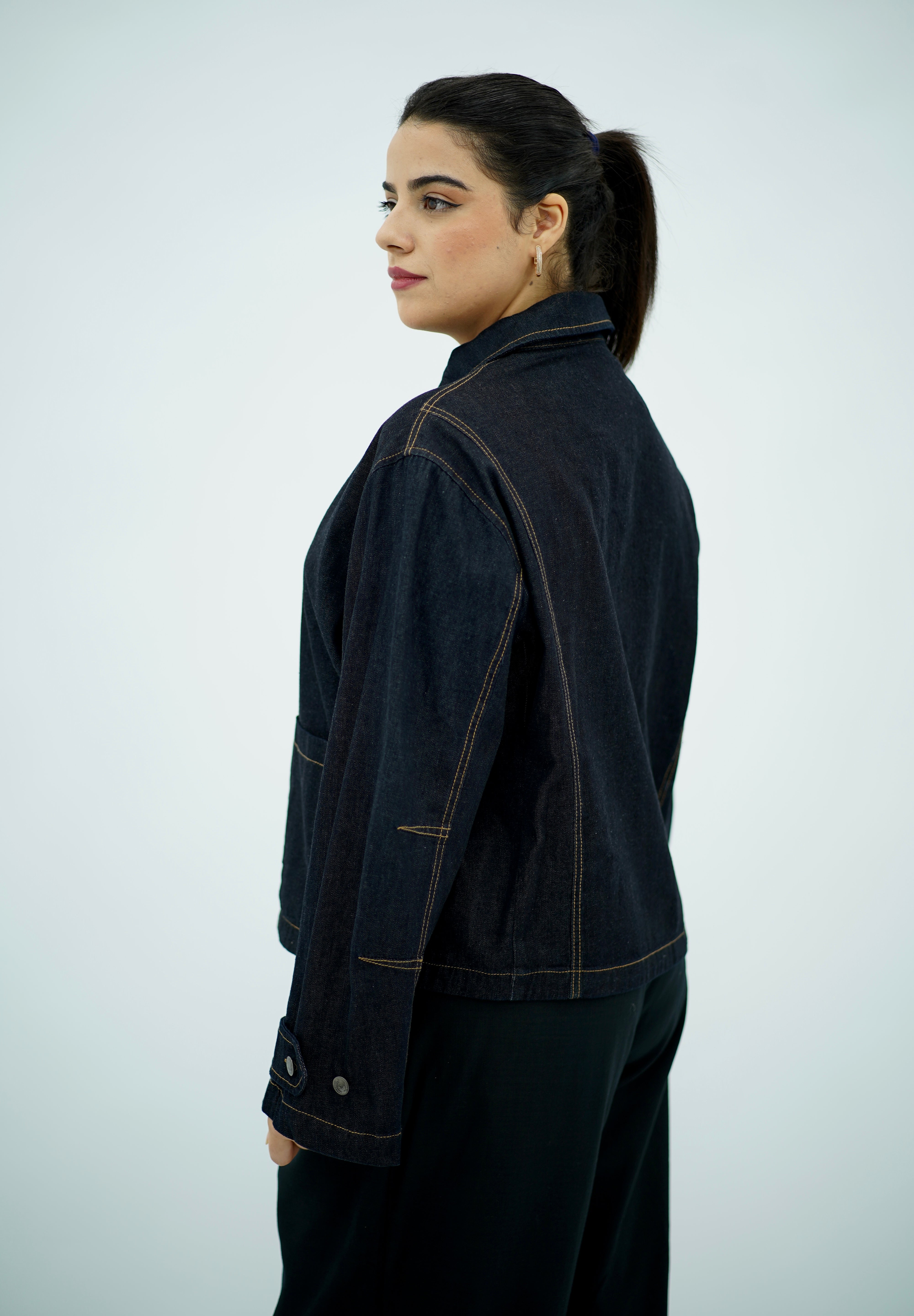 Veste en jean brut à fermeture zippée
