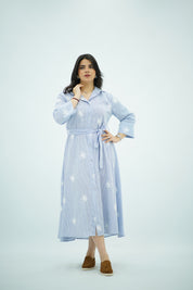 Robe Bleu ciel brodée