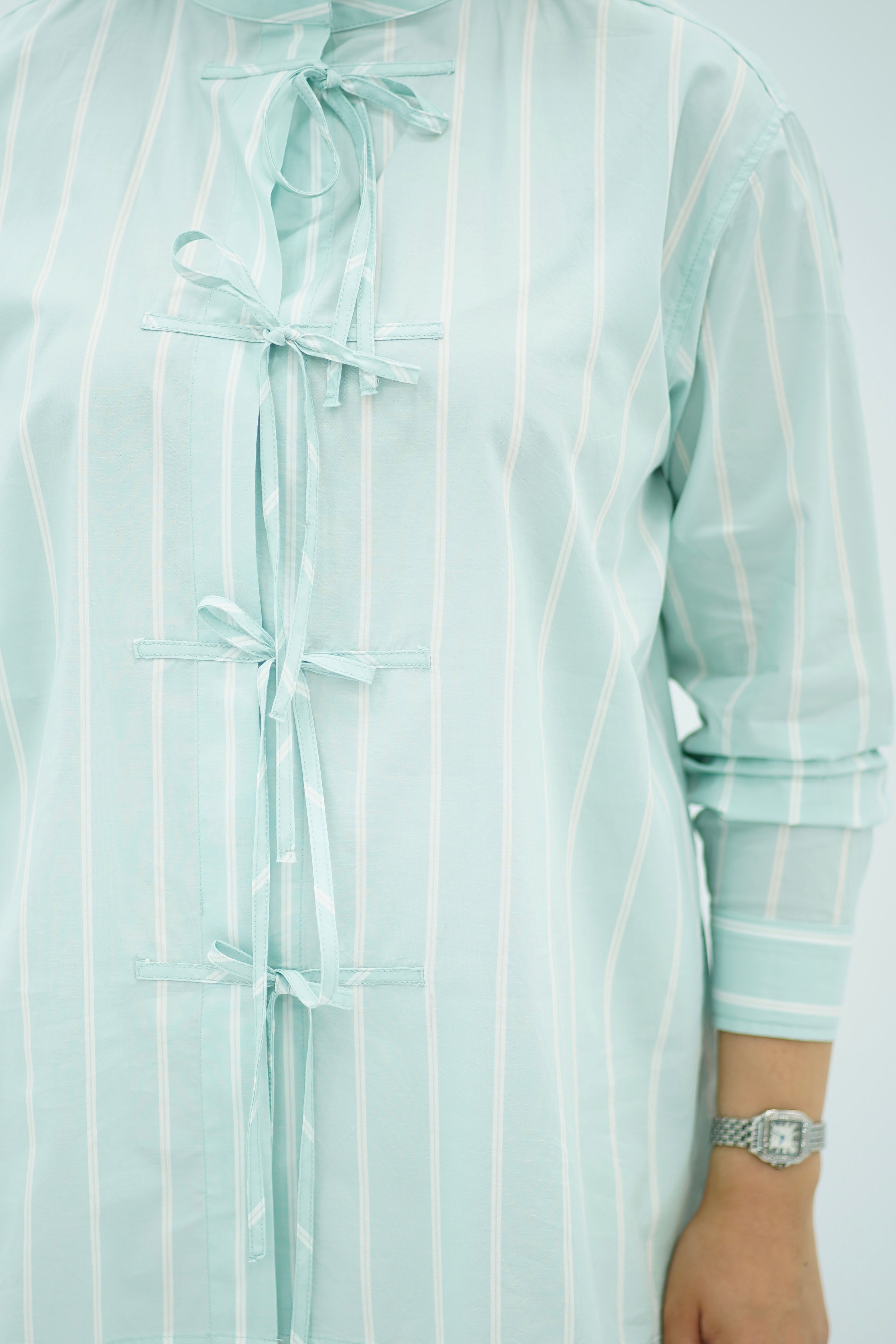 Chemise vert menthe clair à nœud