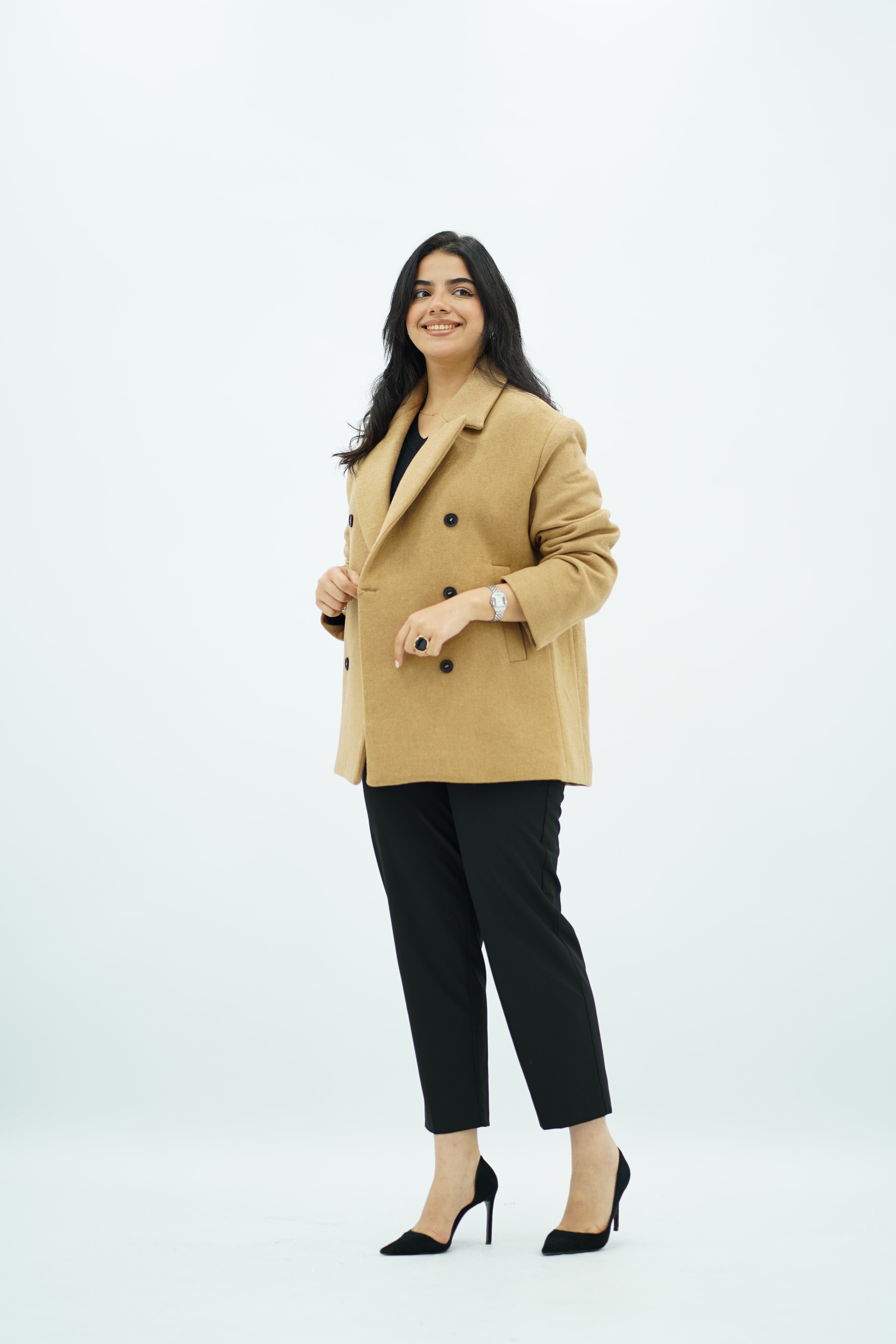 Manteau court camel à double boutonnage