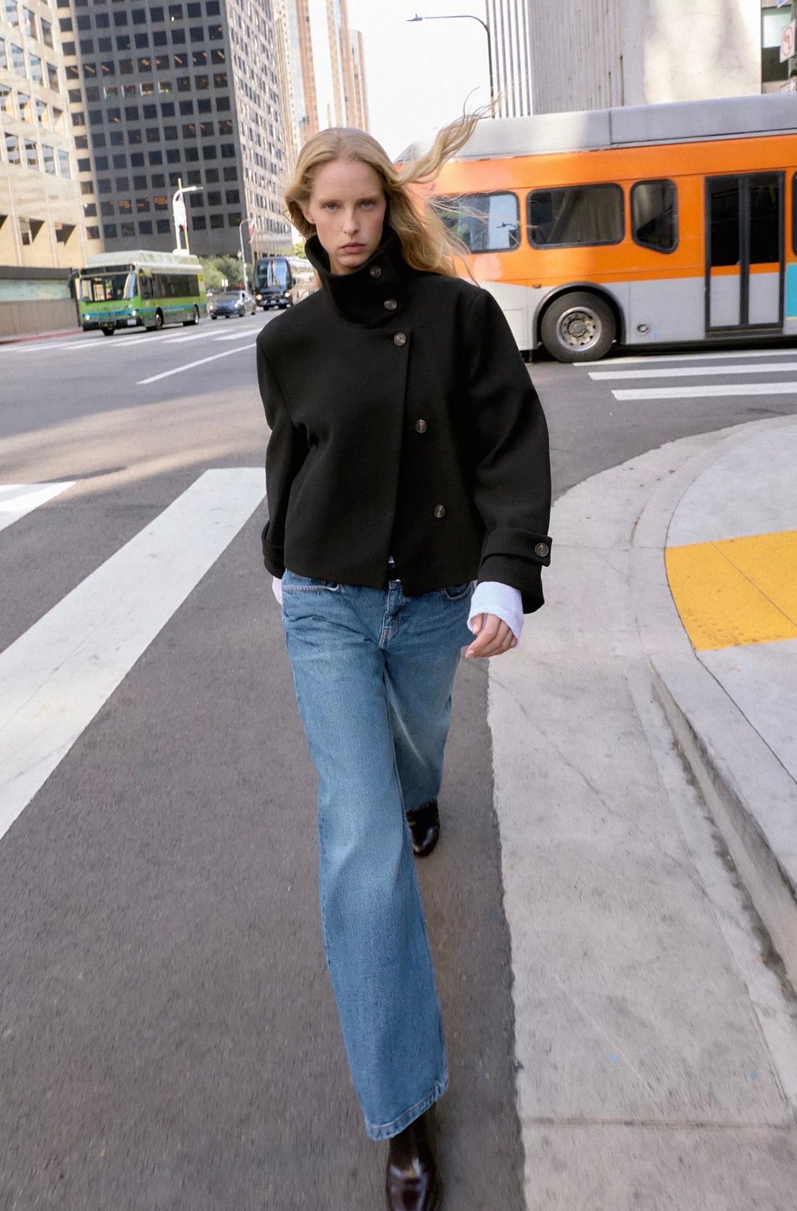 Manteau court col montant