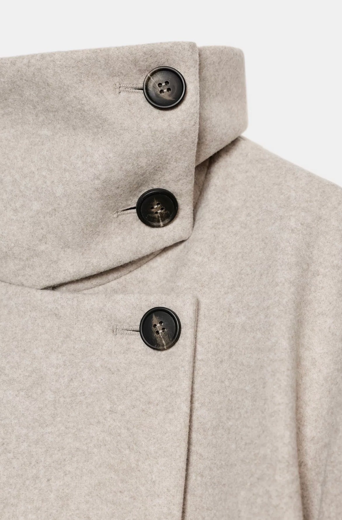 Manteau court col montant