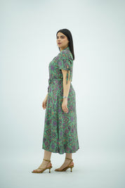 Robe Fleurie Verte Mi-Longue