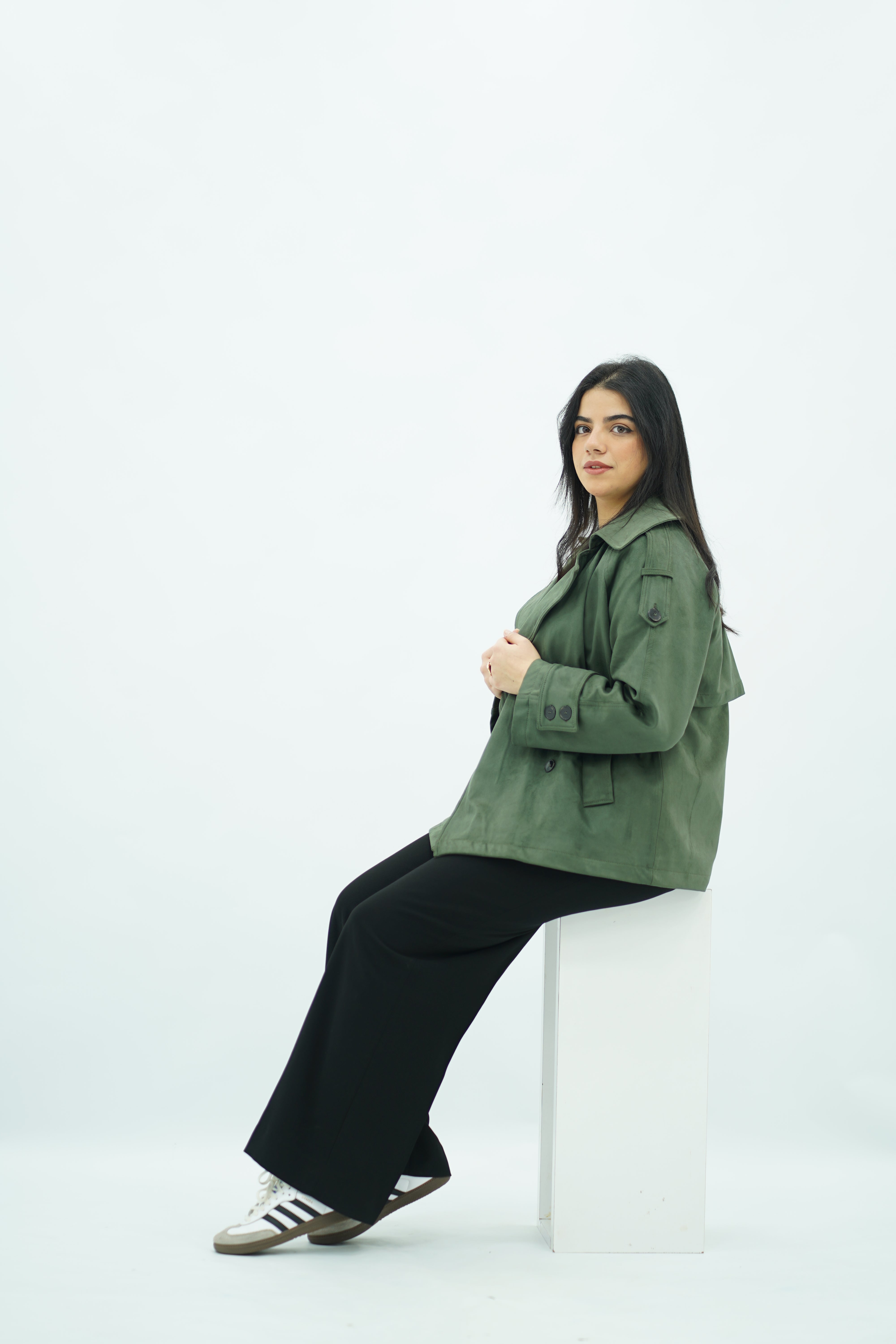 Trench court Vert en faux Daim