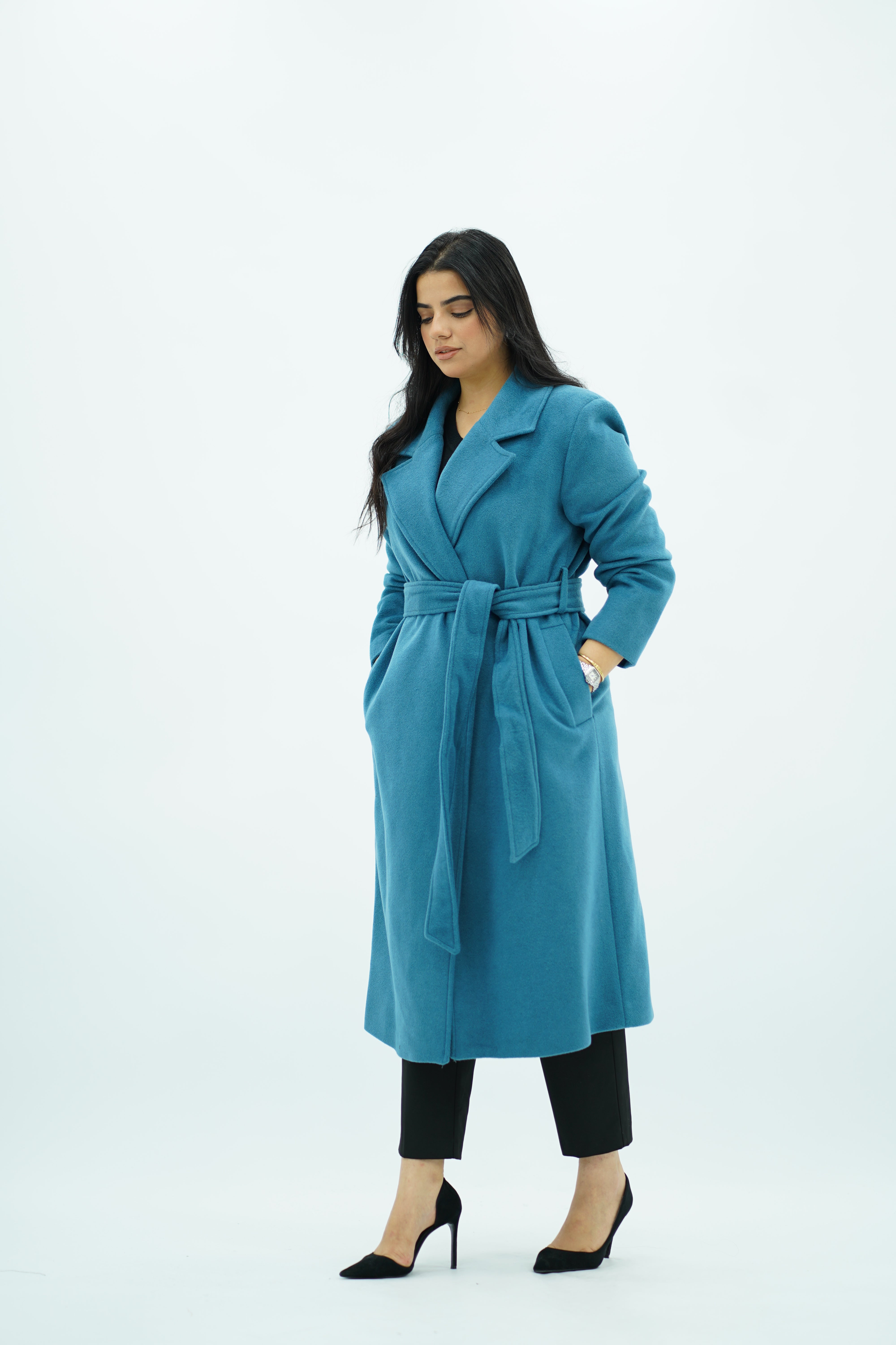 Manteau ajusté avec ceinture