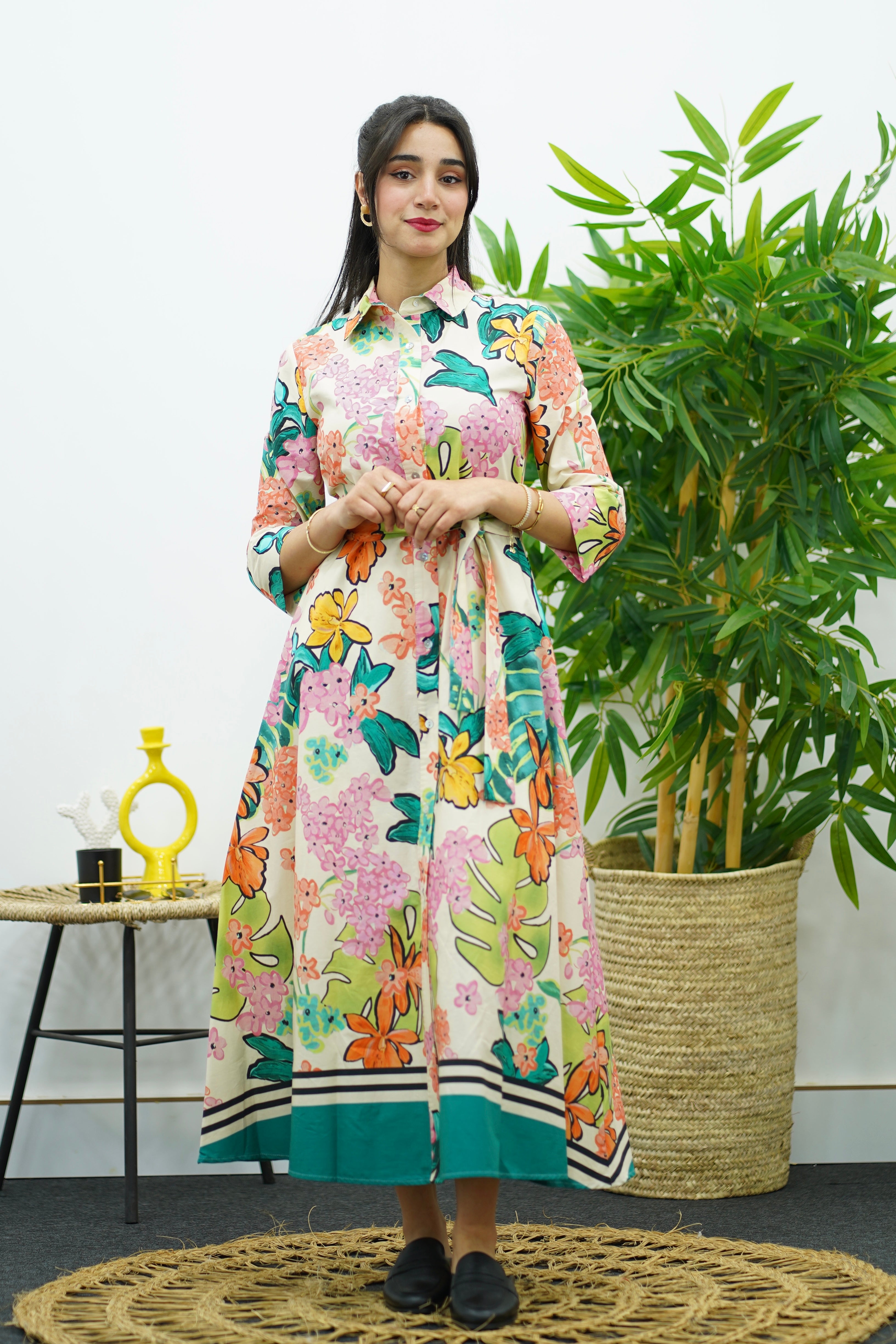 Robe Florale avec Ceinture – Élégance Naturelle