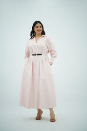 Robe chemise ceinturée rose poudré