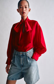 Blouse Rouge Lavallière