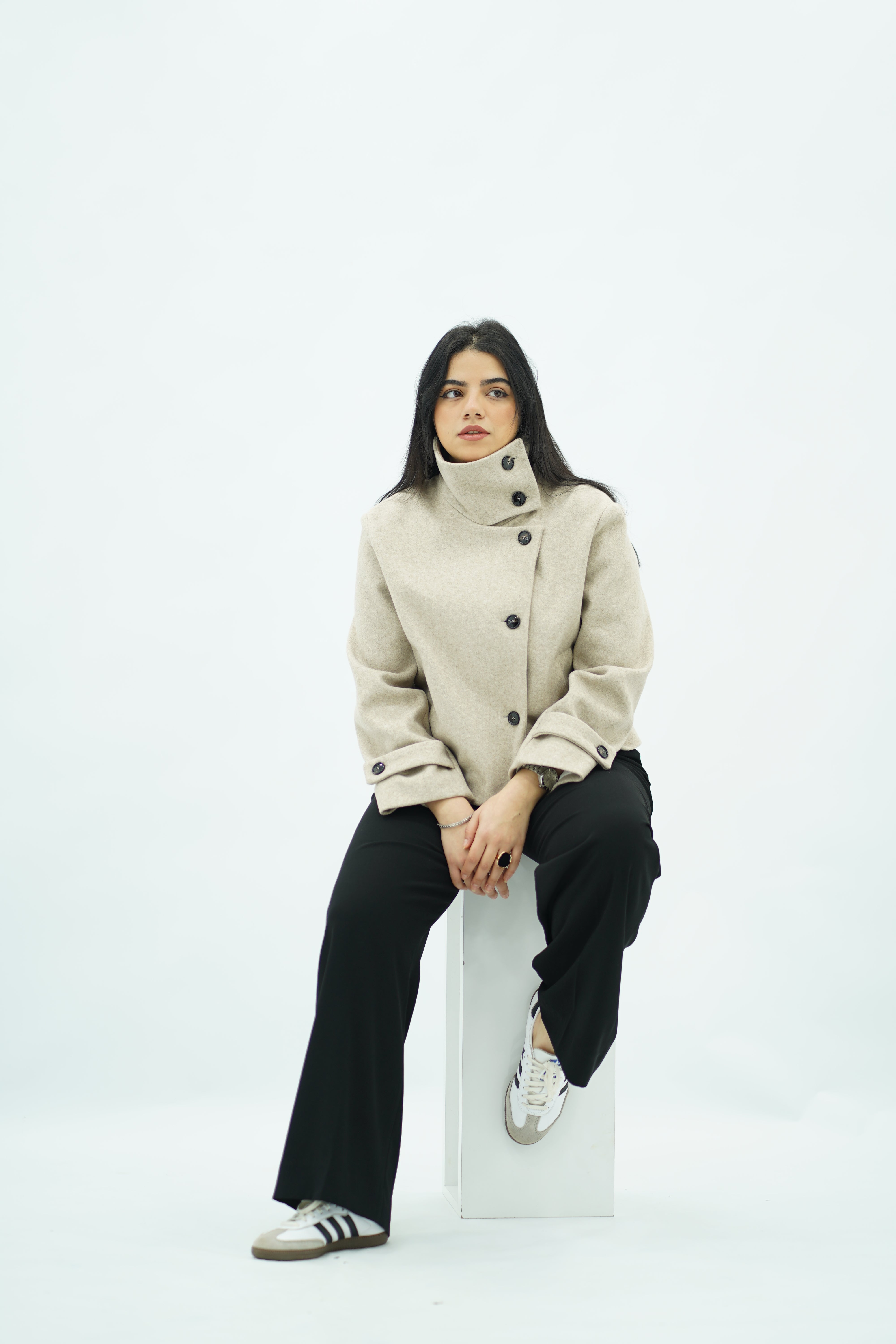 Manteau court col montant