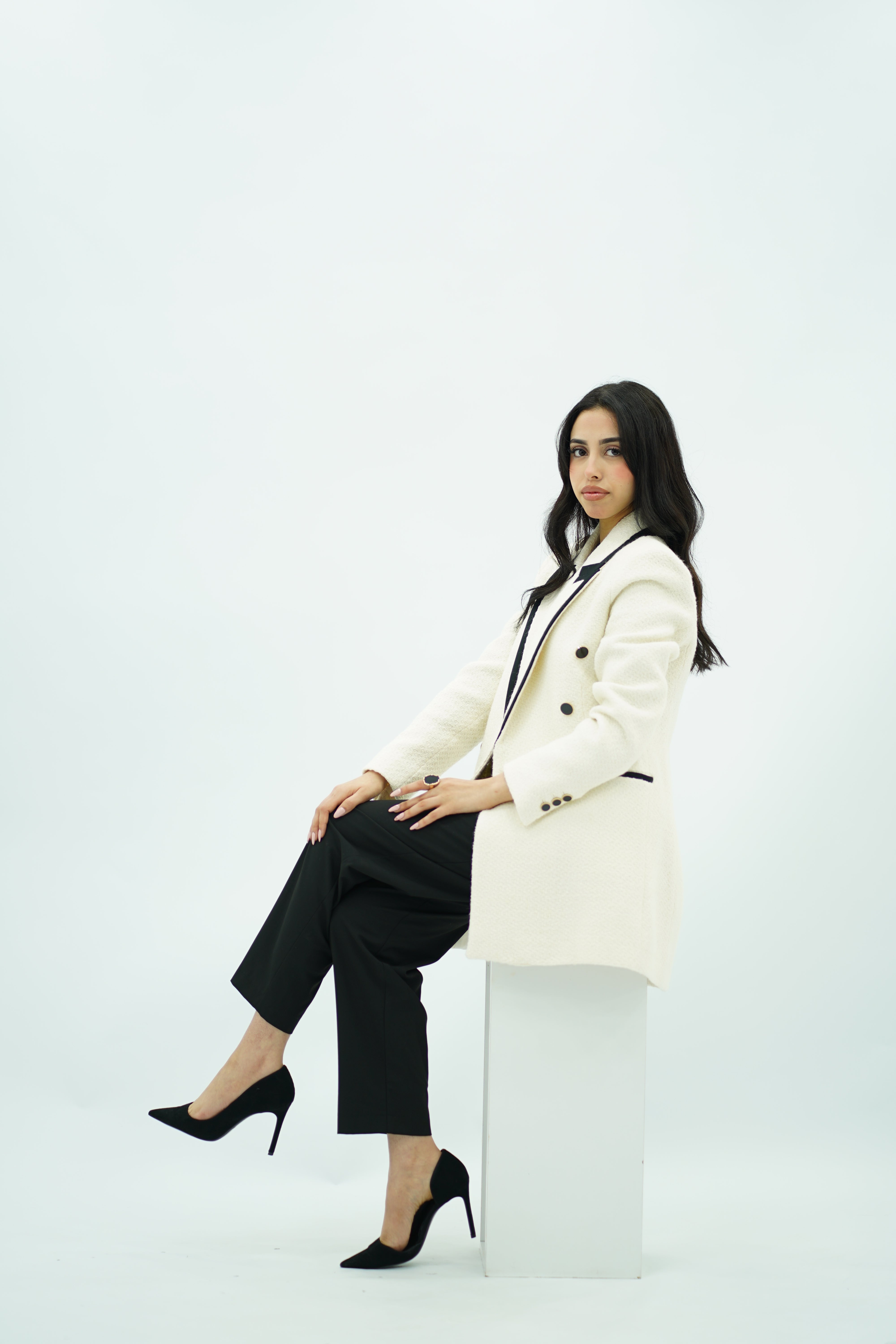 Veste Élégance Bicolore – Chic Intemporel ✨