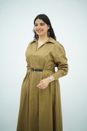 Robe chemise ceinturée vert olive