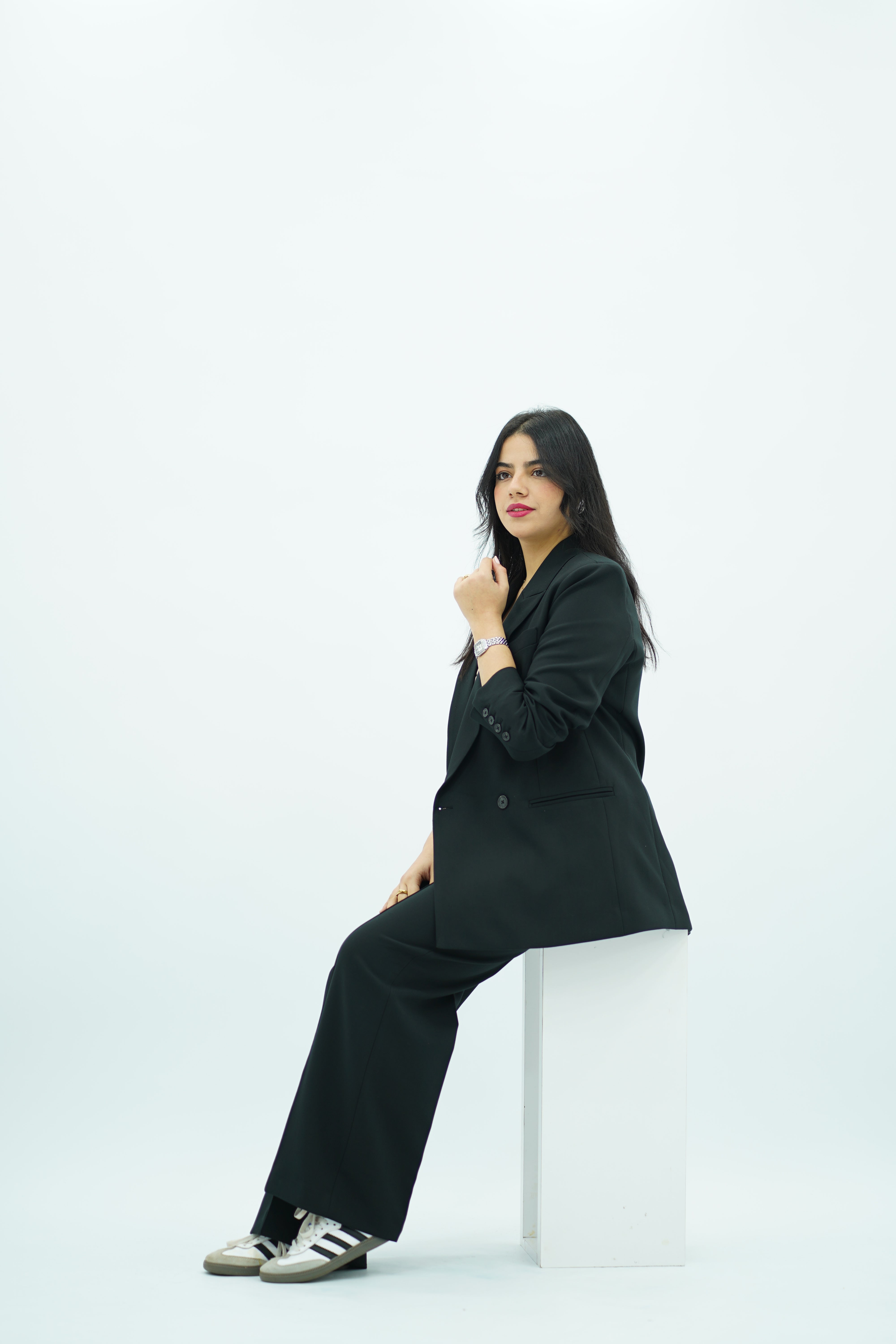 Le Tailleur Noir Oversize