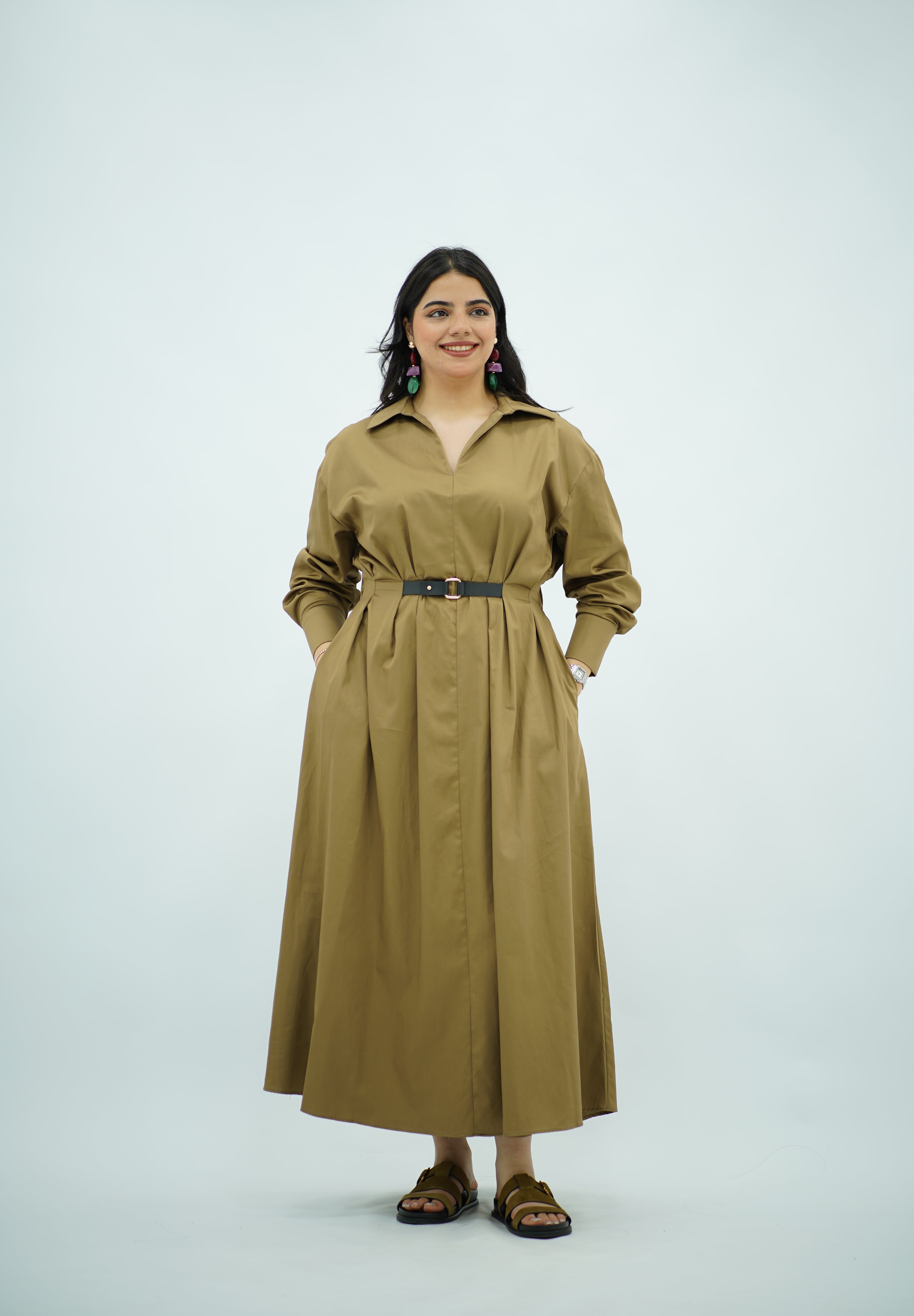 Robe chemise ceinturée vert olive