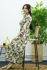 Robe Florale Vert Olive et Blanche avec Ceinture – Élégance Naturelle