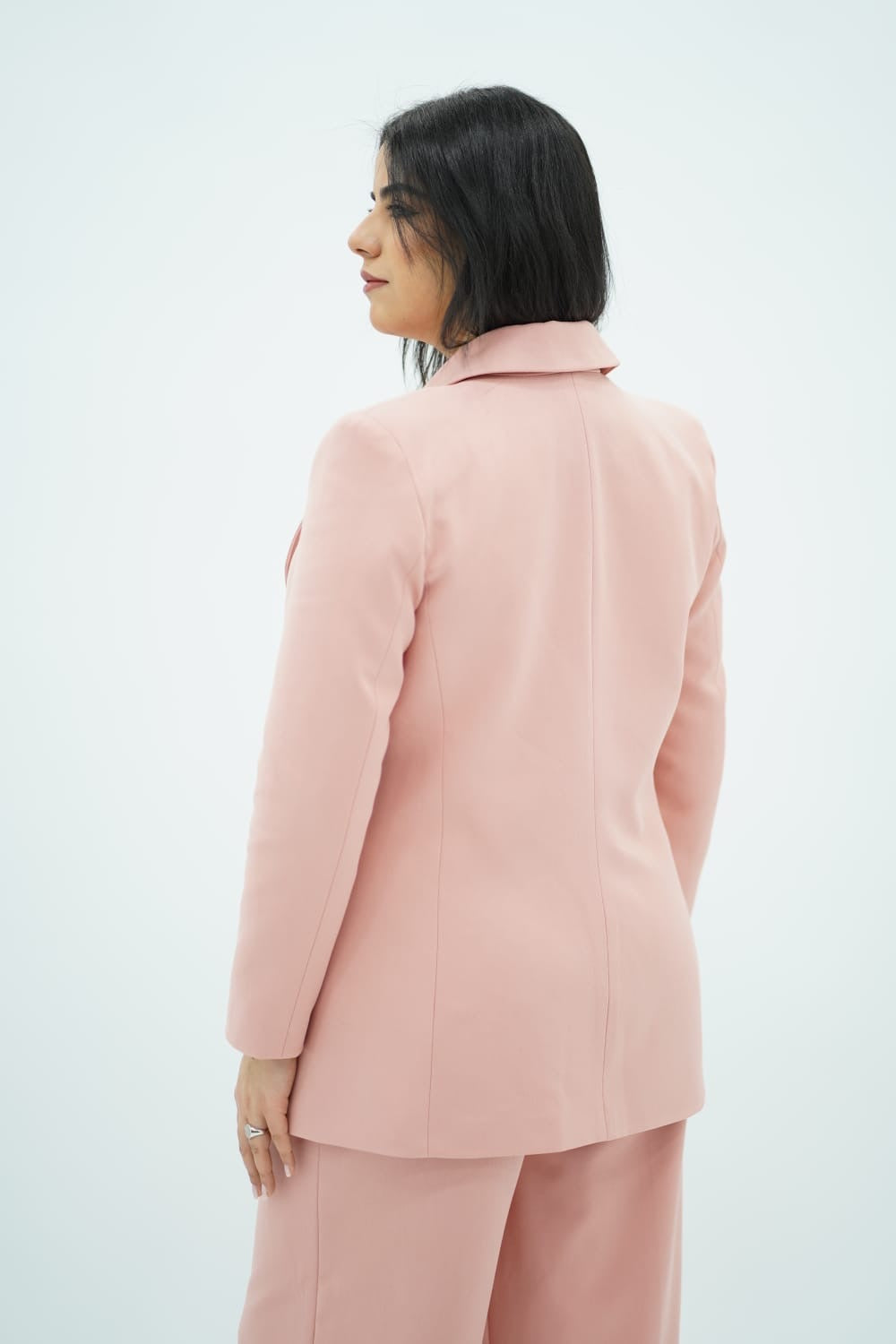 Tailleur Élégance Rosée – Coupe Fluide