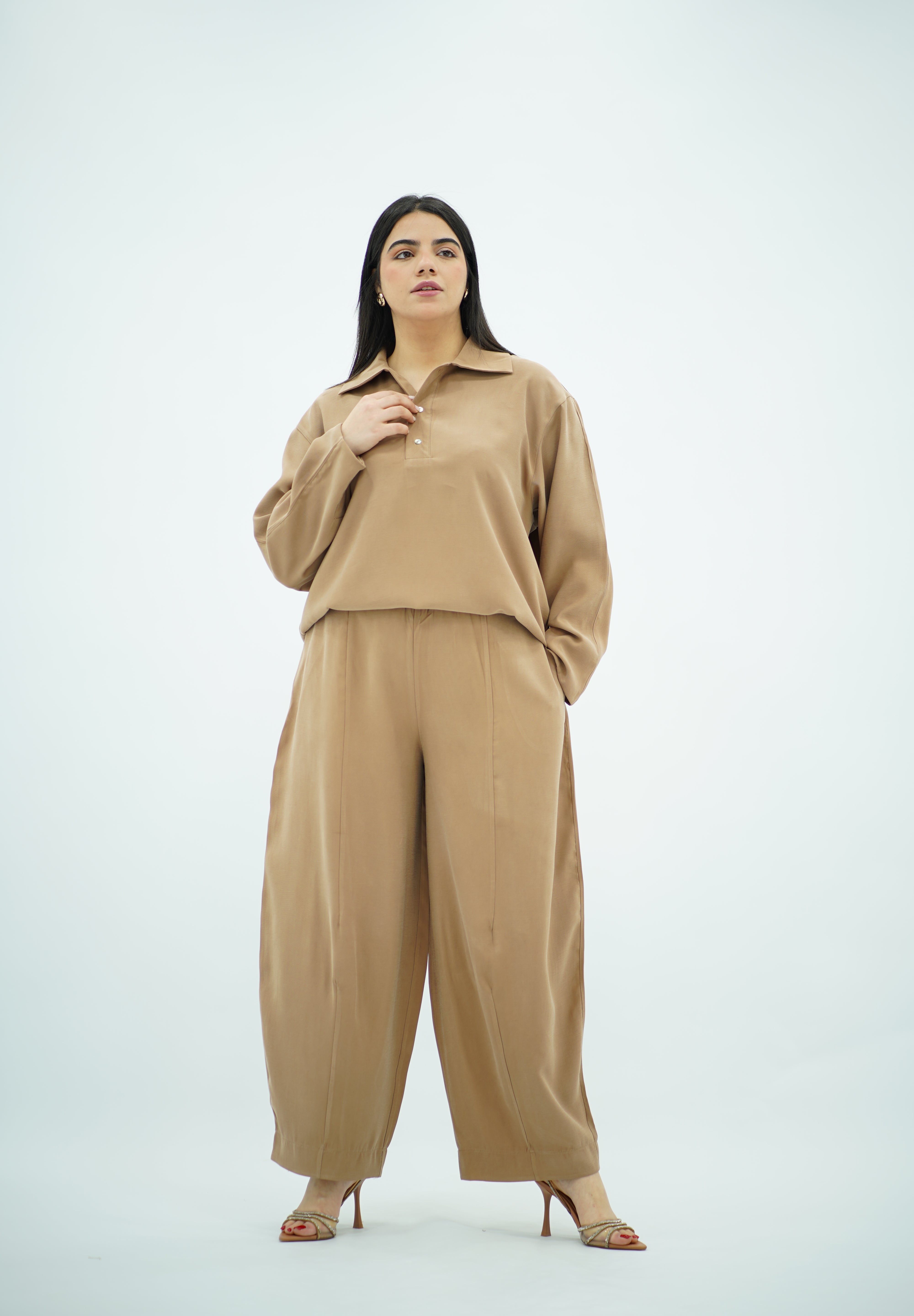 Ensemble style Ballonné Camel