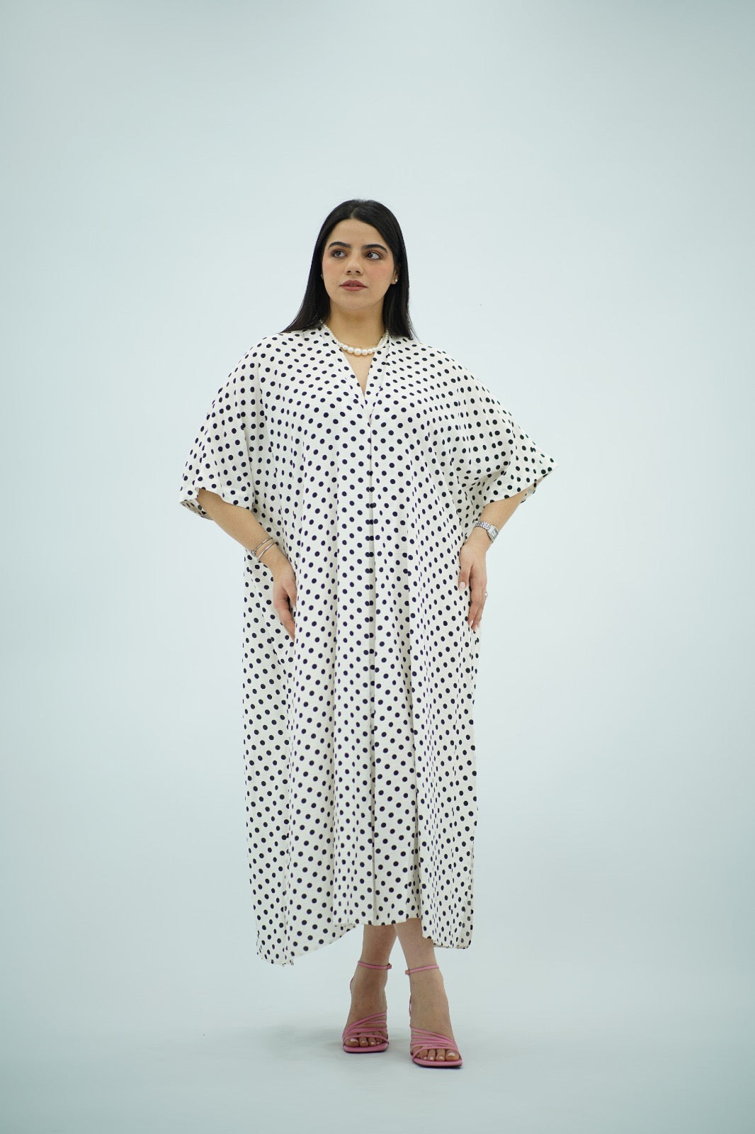 Robe Gandoura Blanche à Pois Noirs