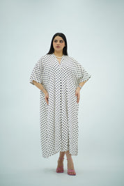 Robe Gandoura Blanche à Pois Noirs