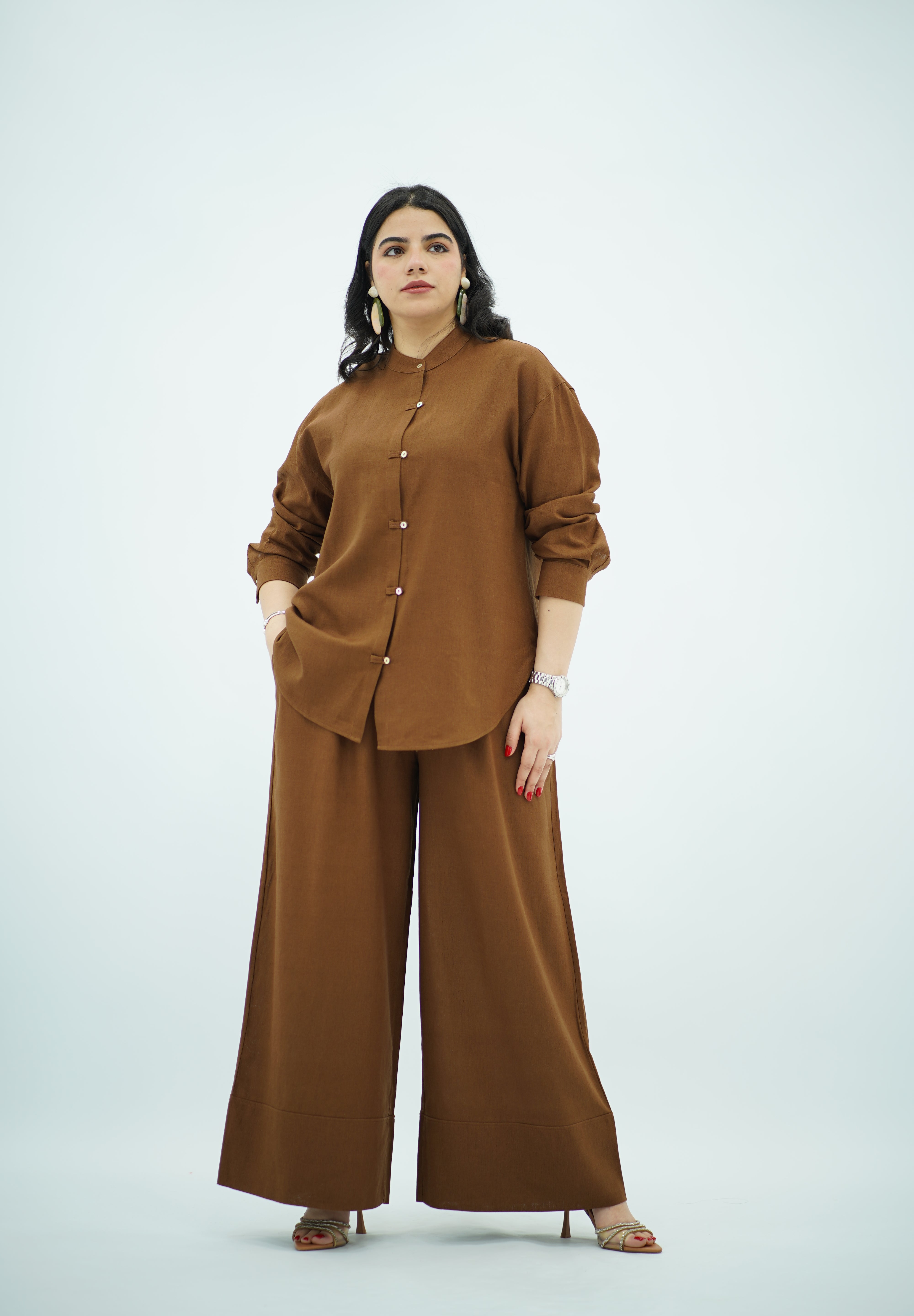 Ensemble en Lin Marron