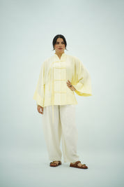 Chemise plissé en jaune pastel