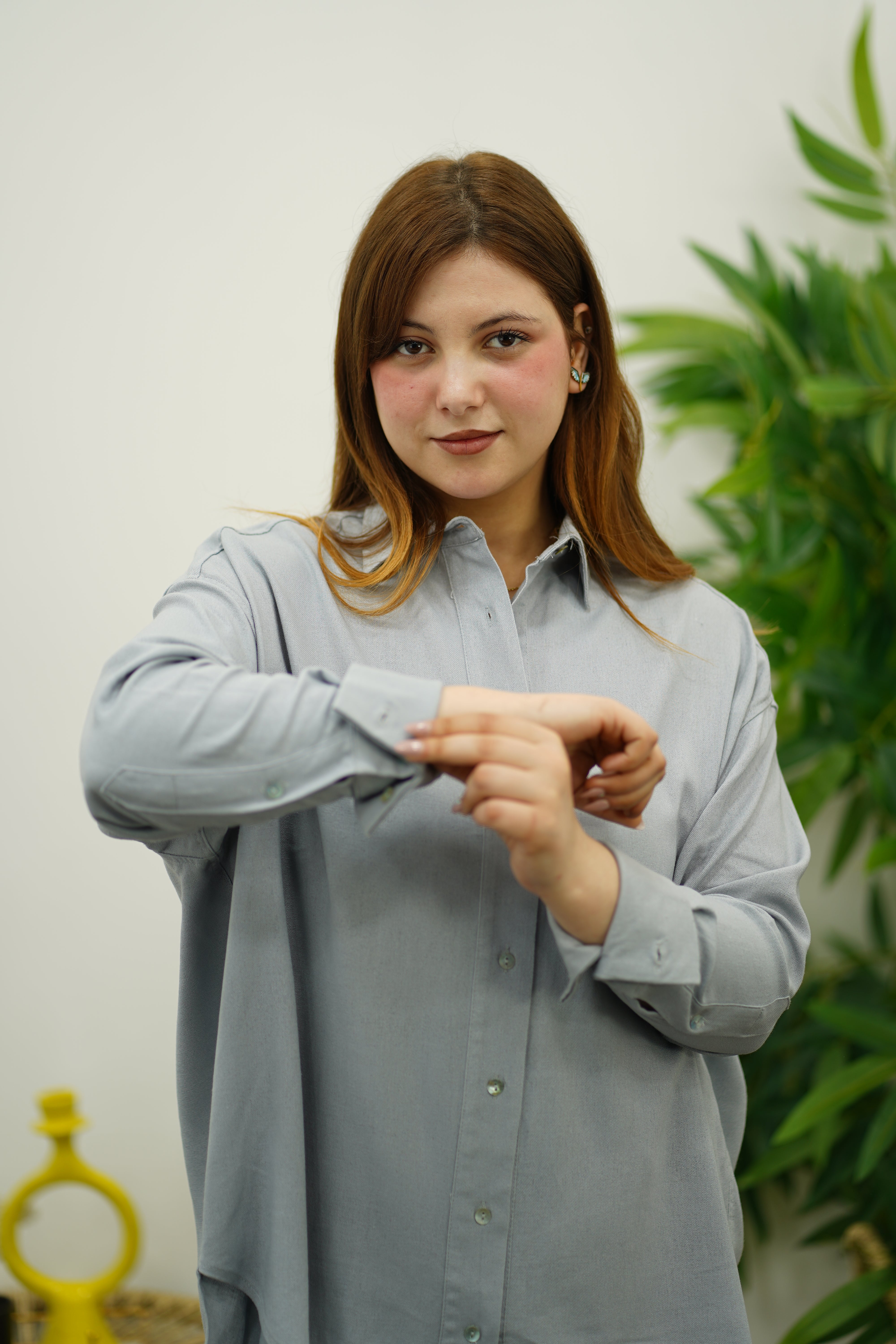 Ensemble gris en Lin chemise & pantalon – Élégance décontractée