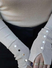 Pulls fin basiques col rond à boutons doré