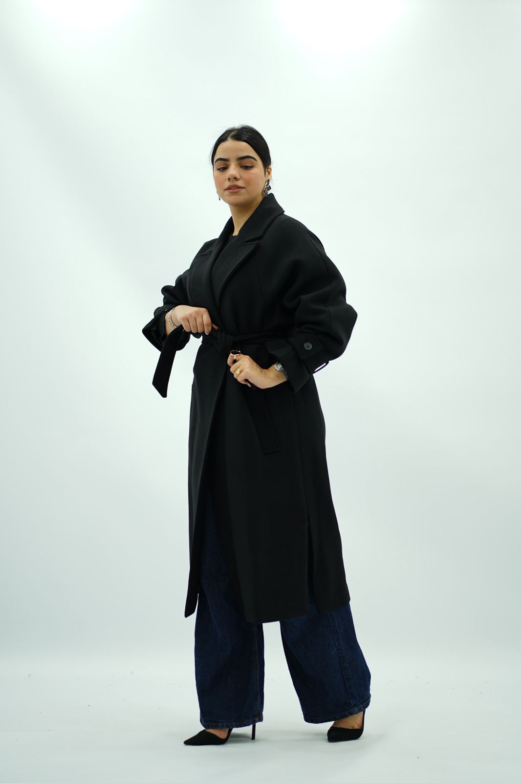 Manteau oversize noir avec ceinture