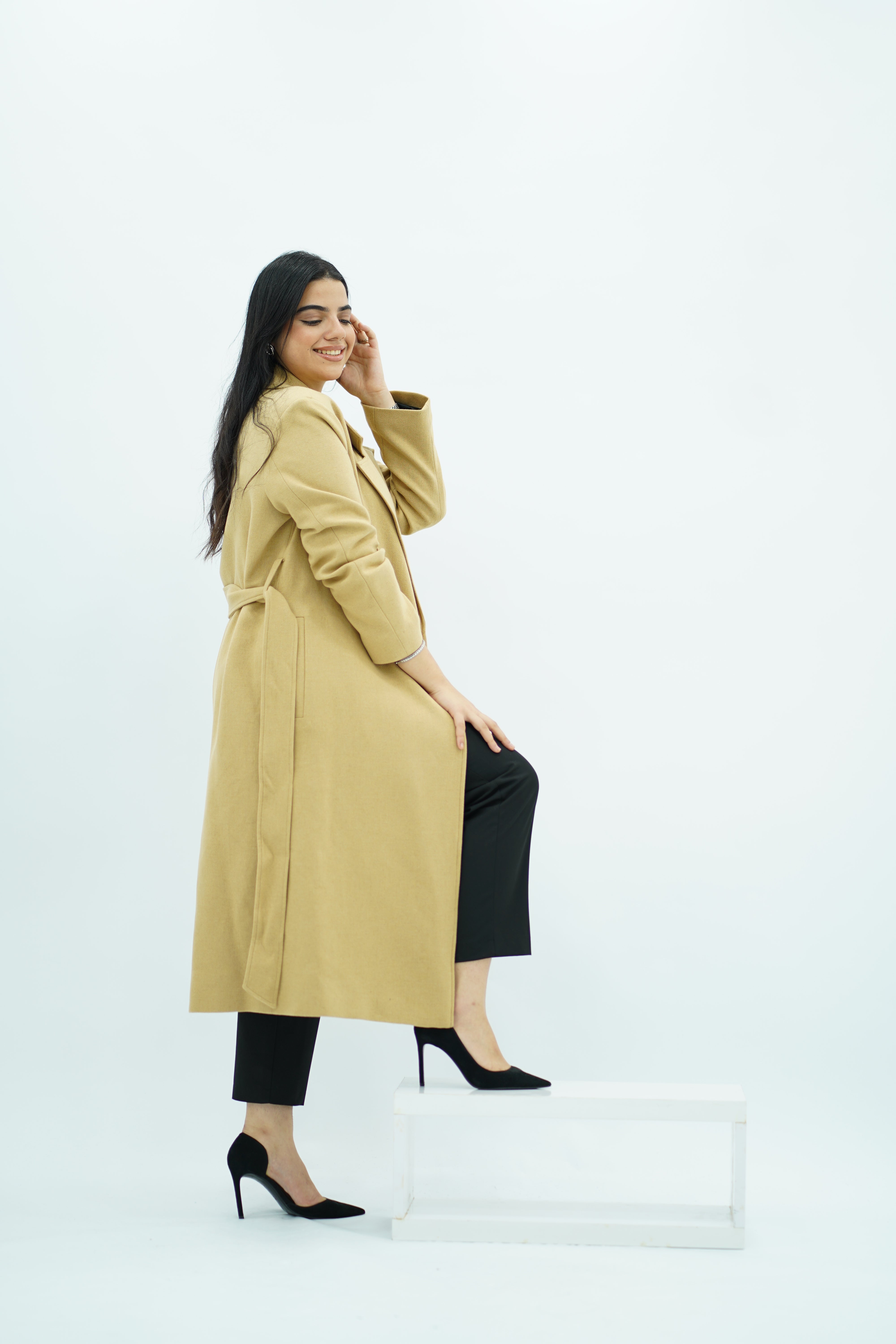 Manteau ajusté avec ceinture