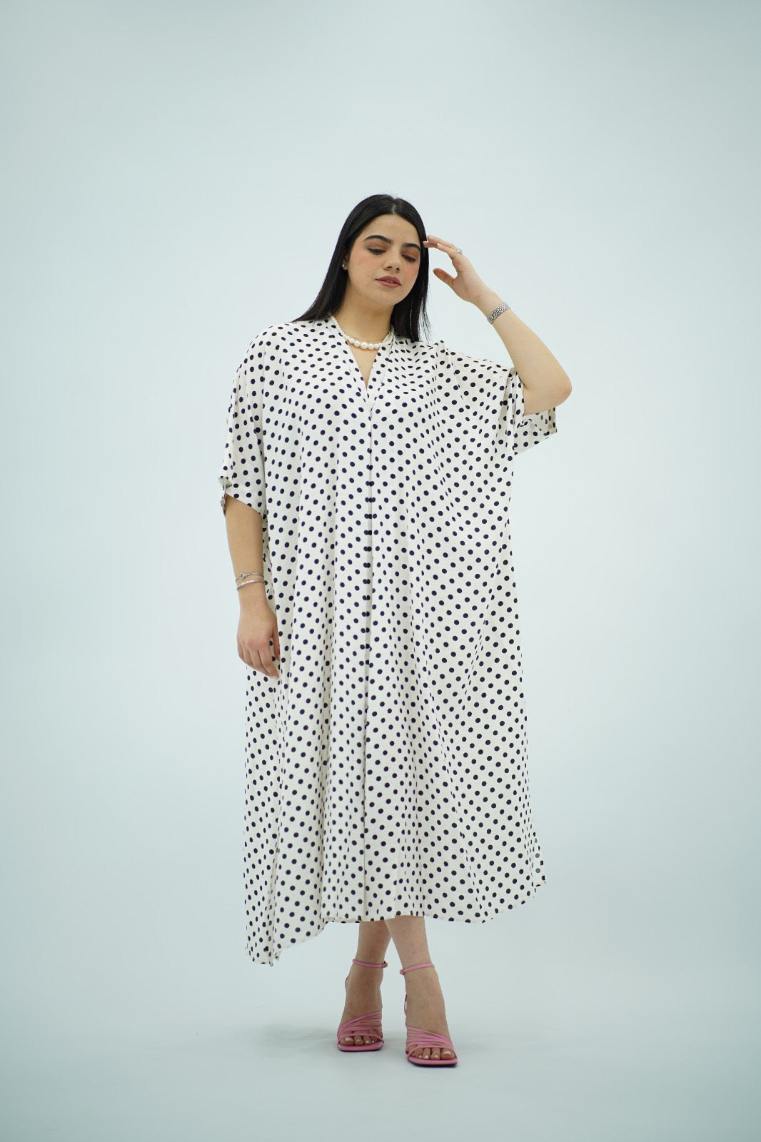 Robe Gandoura Blanche à Pois Noirs