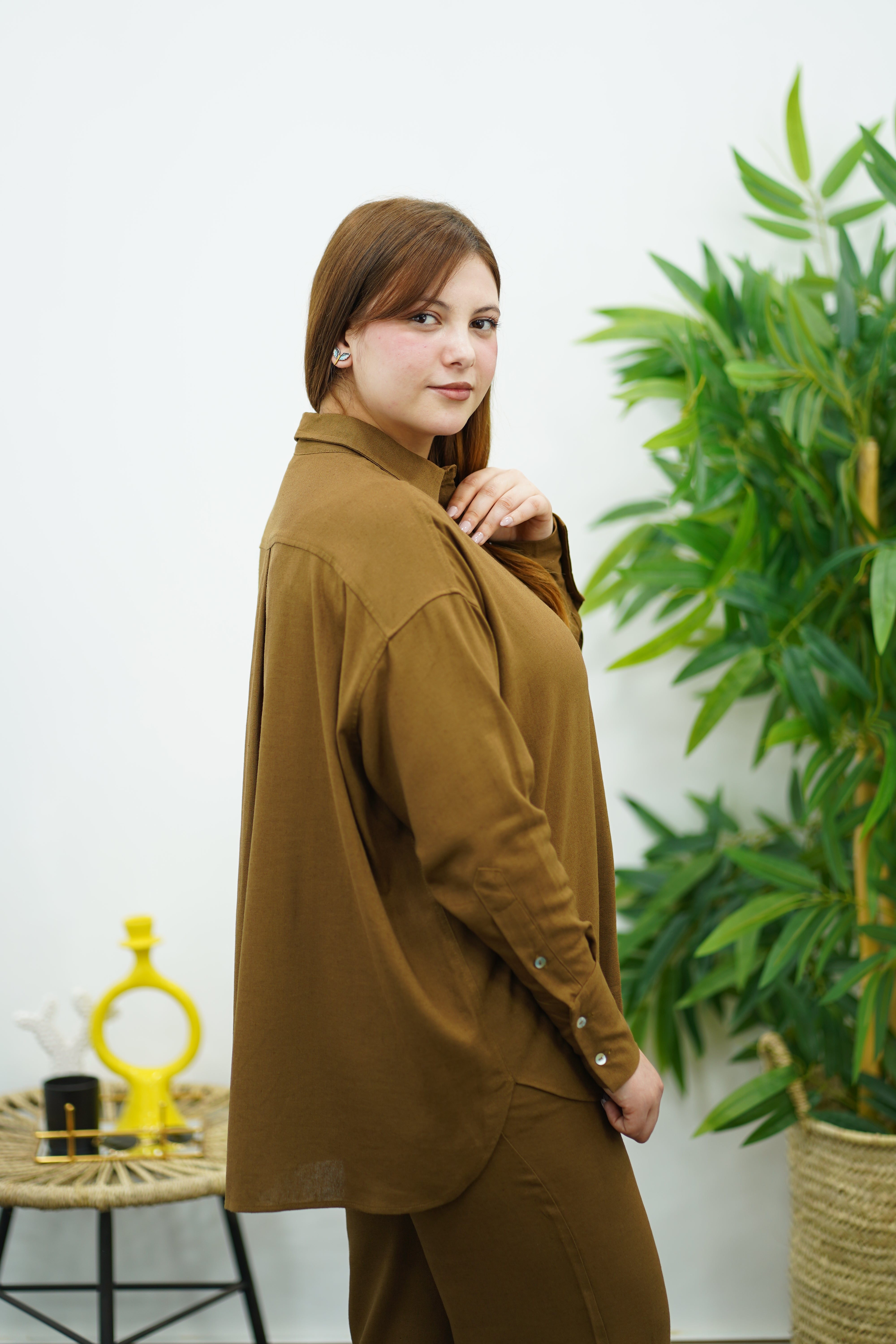 Ensemble Marron en lin chemise & pantalon – Élégance décontractée