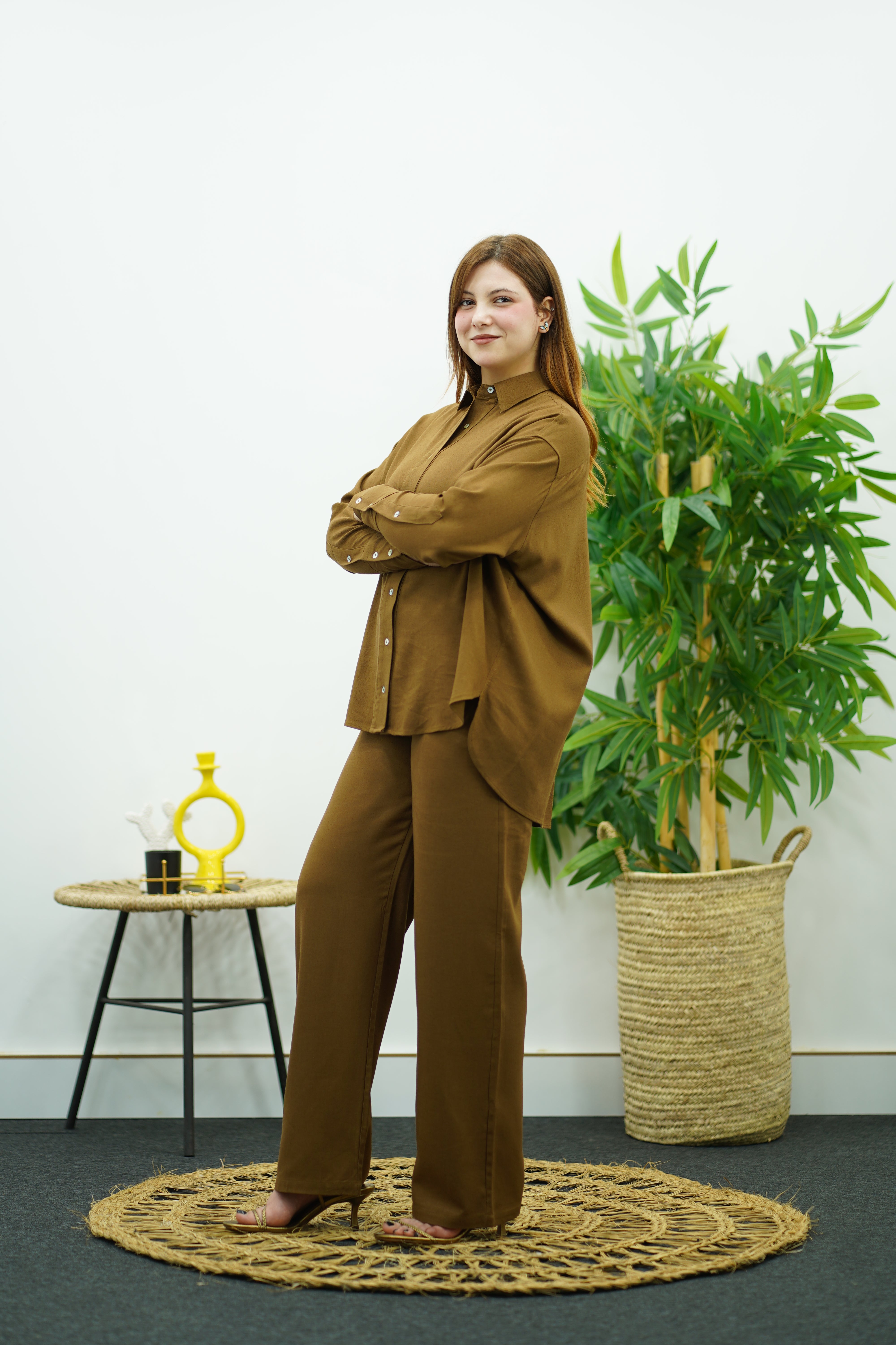Ensemble Marron en lin chemise & pantalon – Élégance décontractée