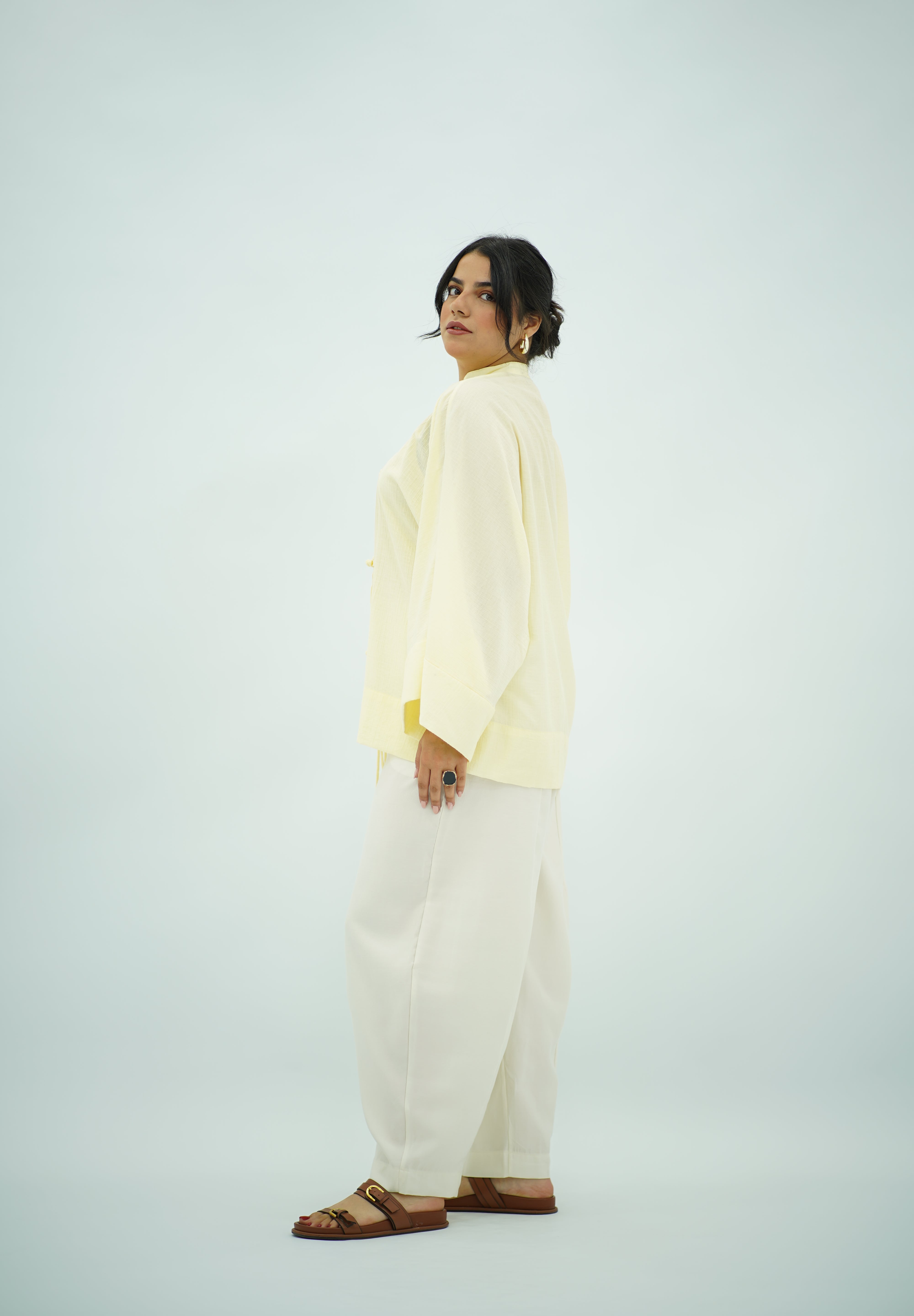 Chemise plissé en jaune pastel