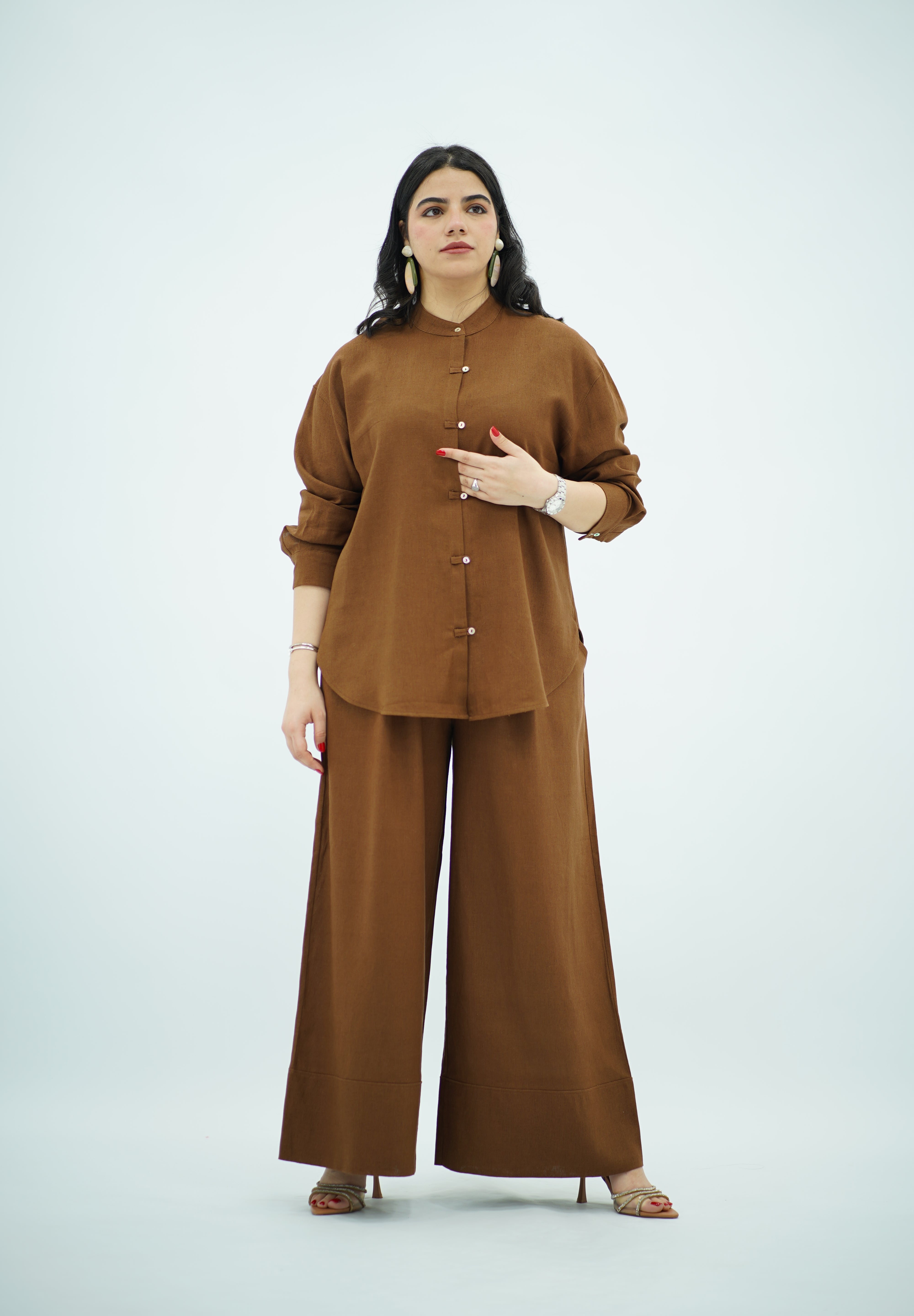 Ensemble en Lin Marron