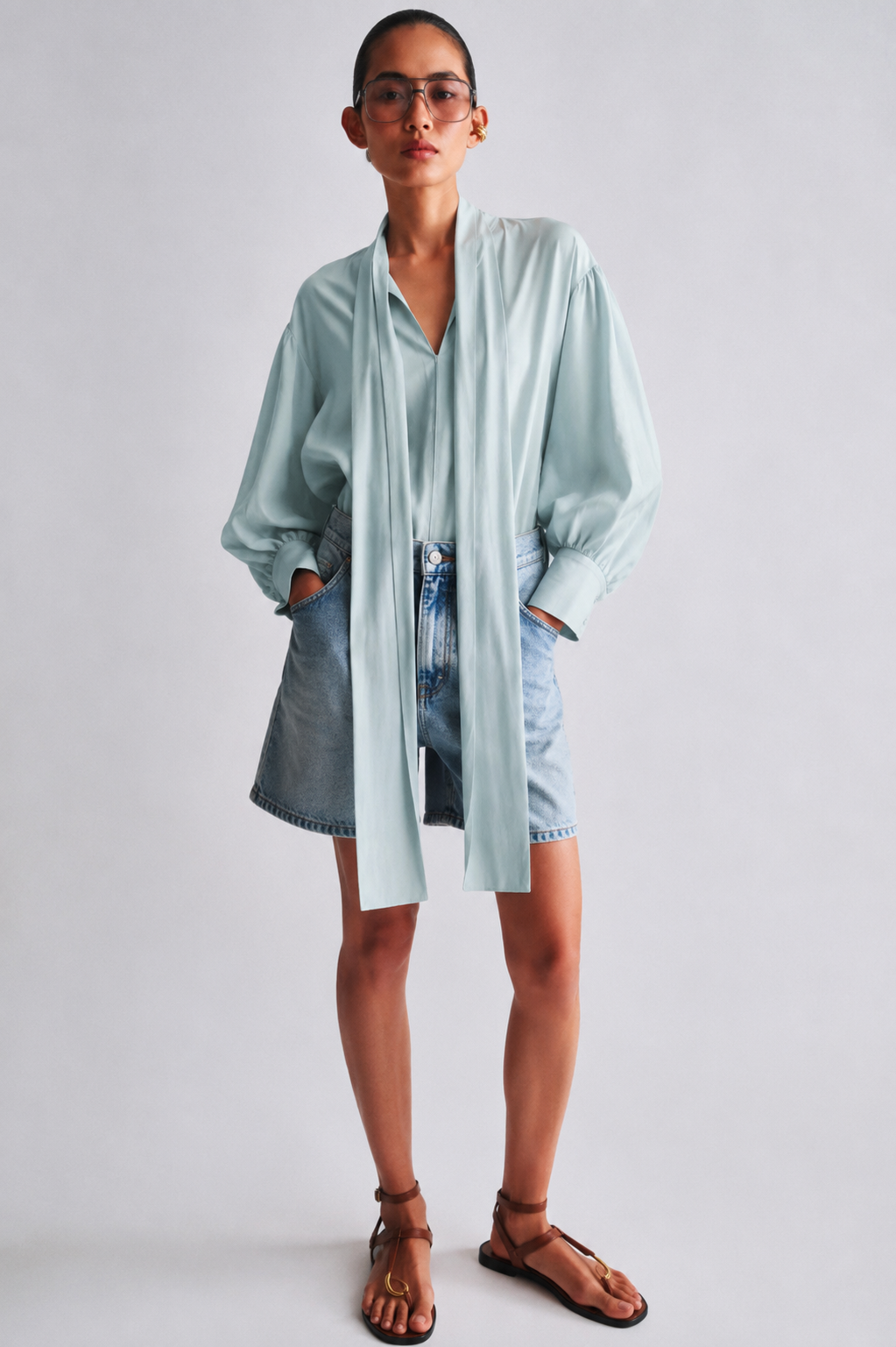 Blouse fluide au col lavallière
