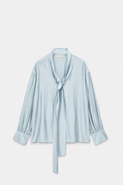 Blouse fluide au col lavallière