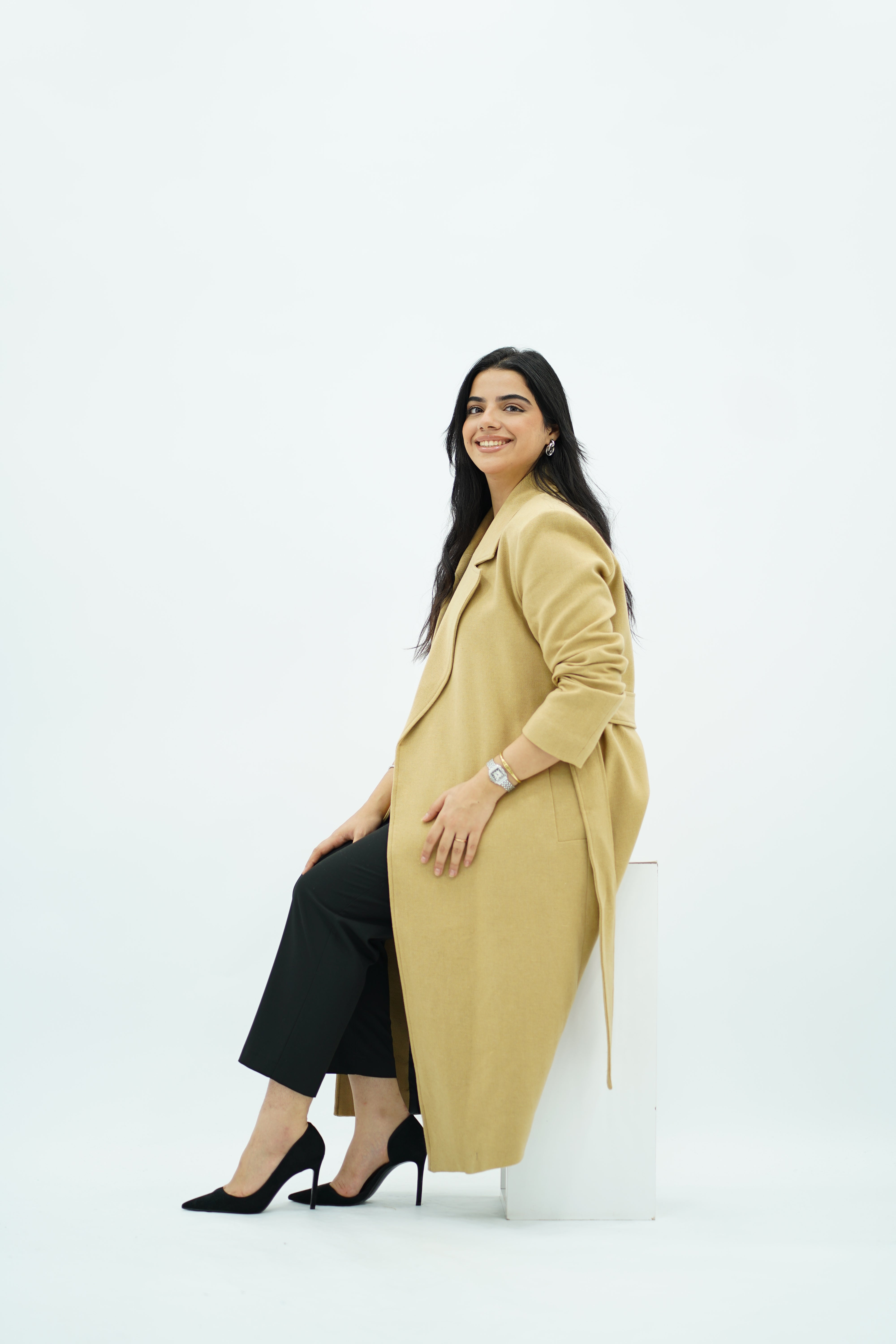 Manteau ajusté avec ceinture