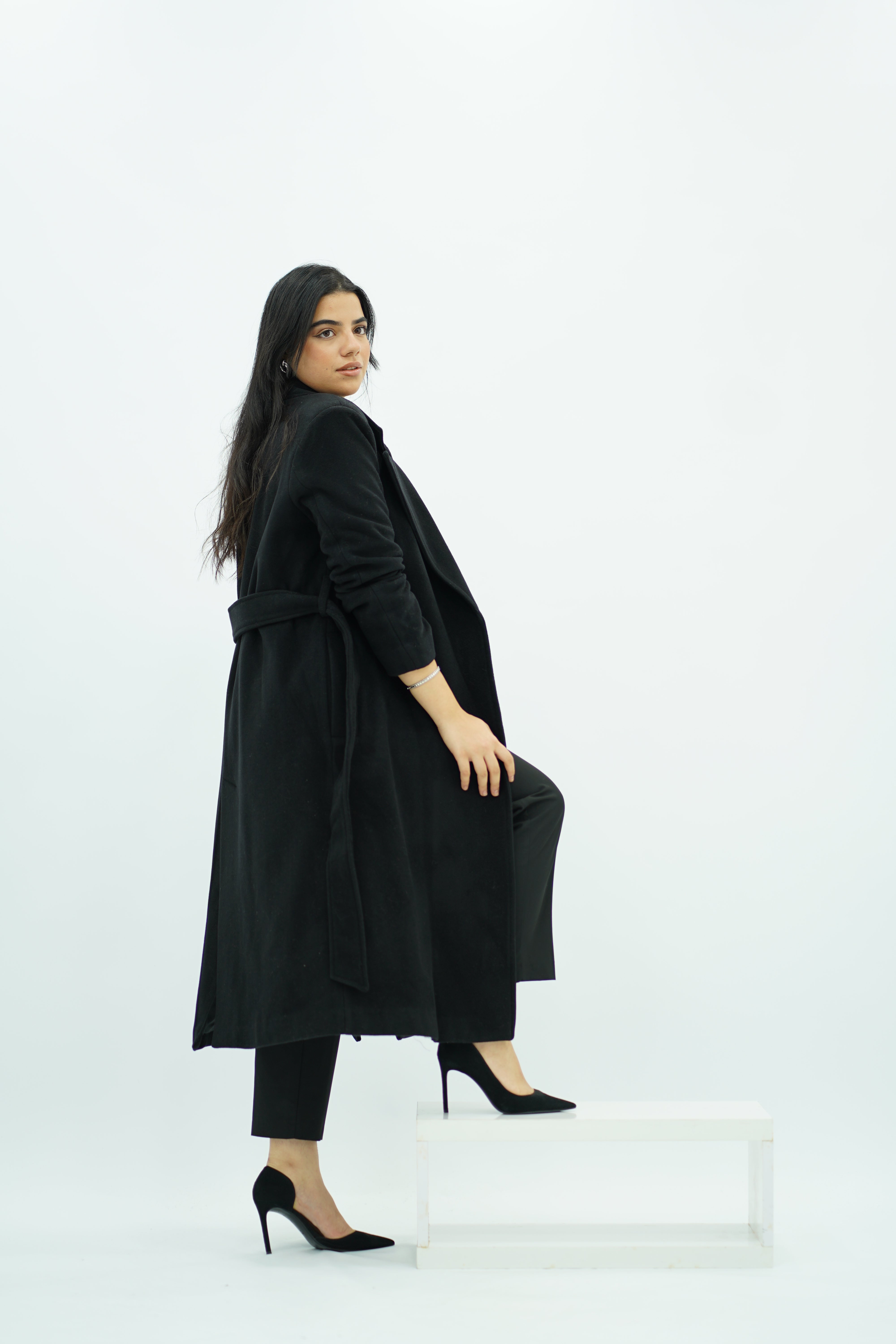 Manteau ajusté avec ceinture