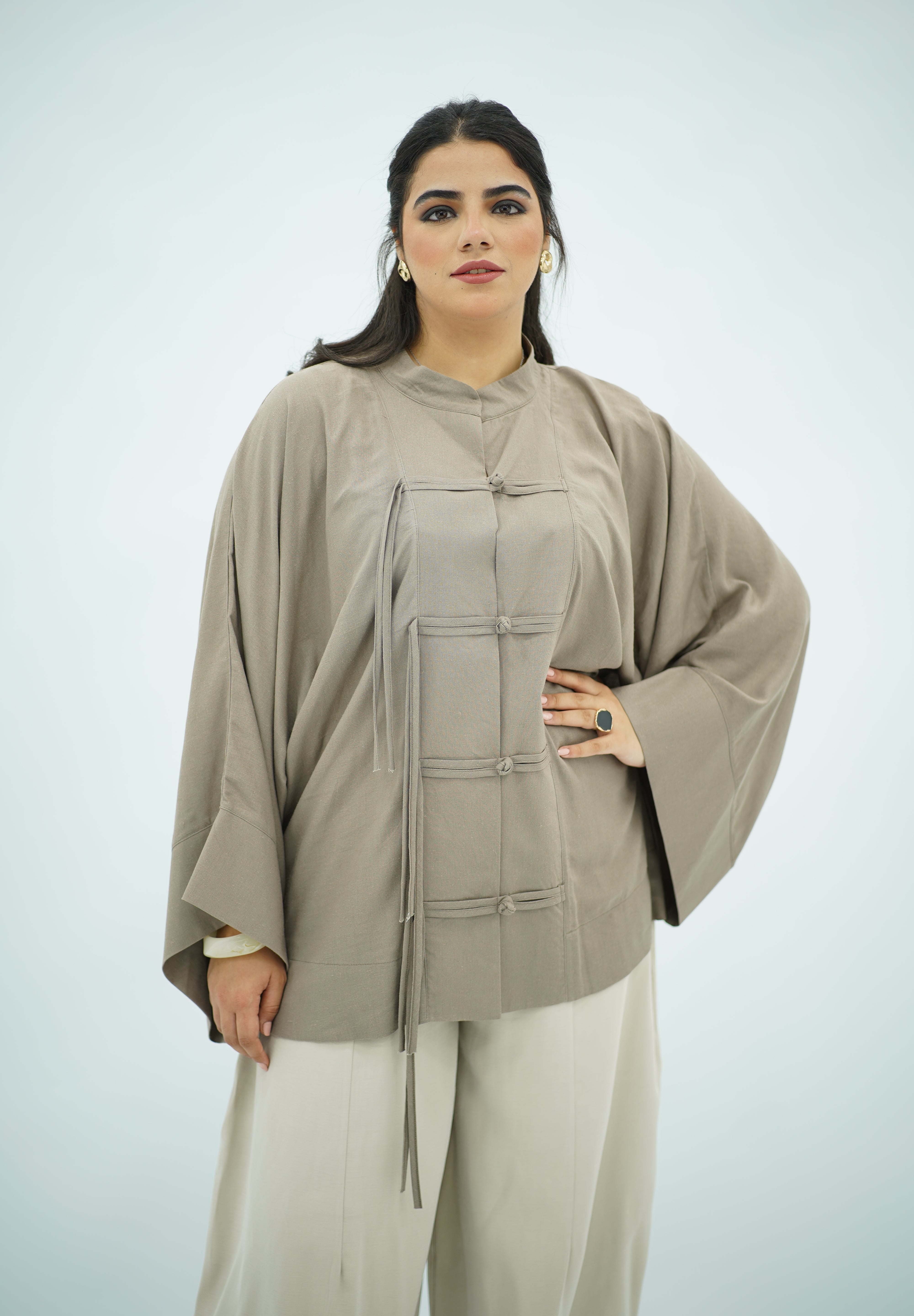 Chemise en Lin Taupe à Fermeture Nouée