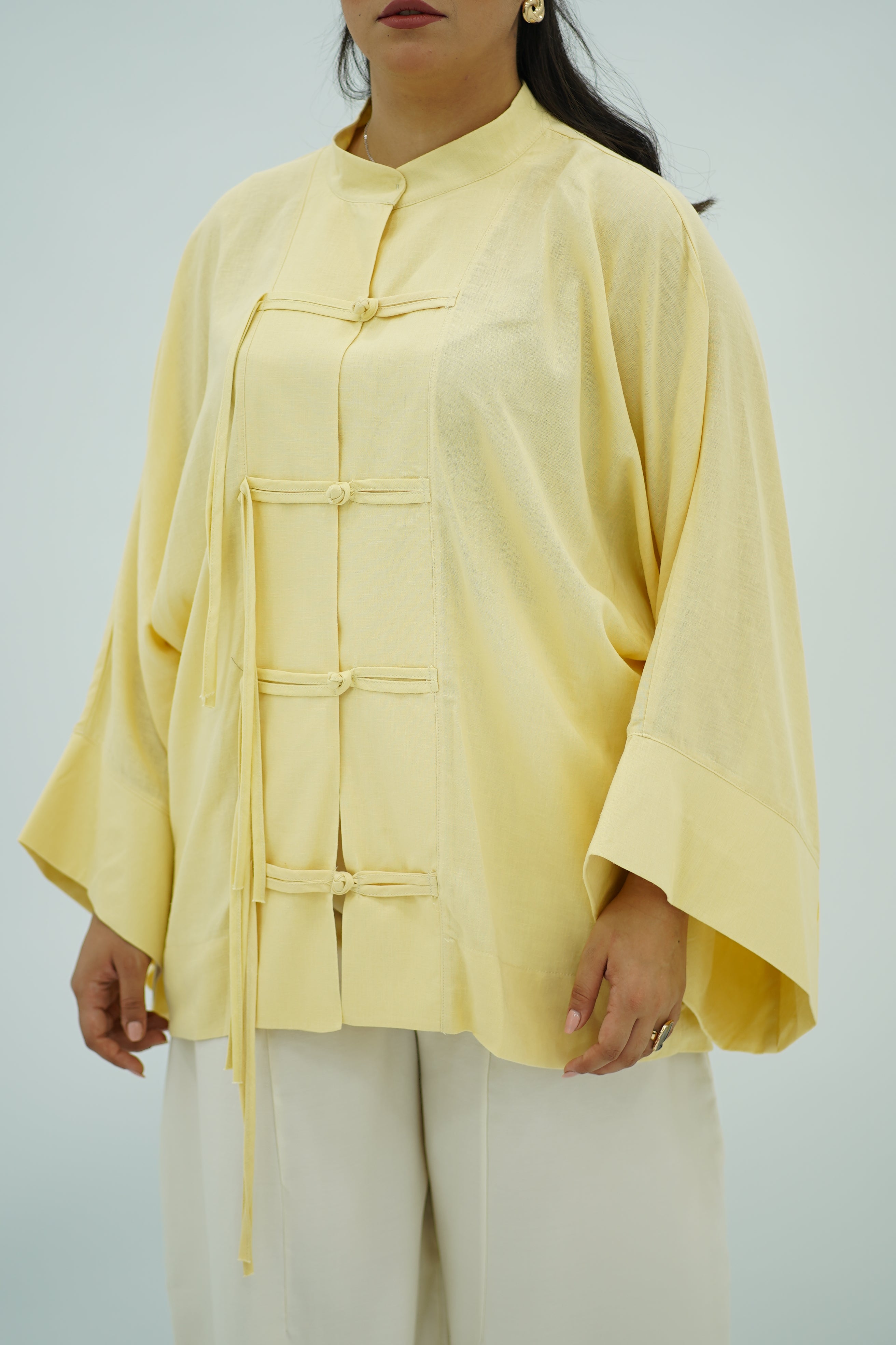 Chemise en Lin Élégante à Nœuds Chinois - Jaune