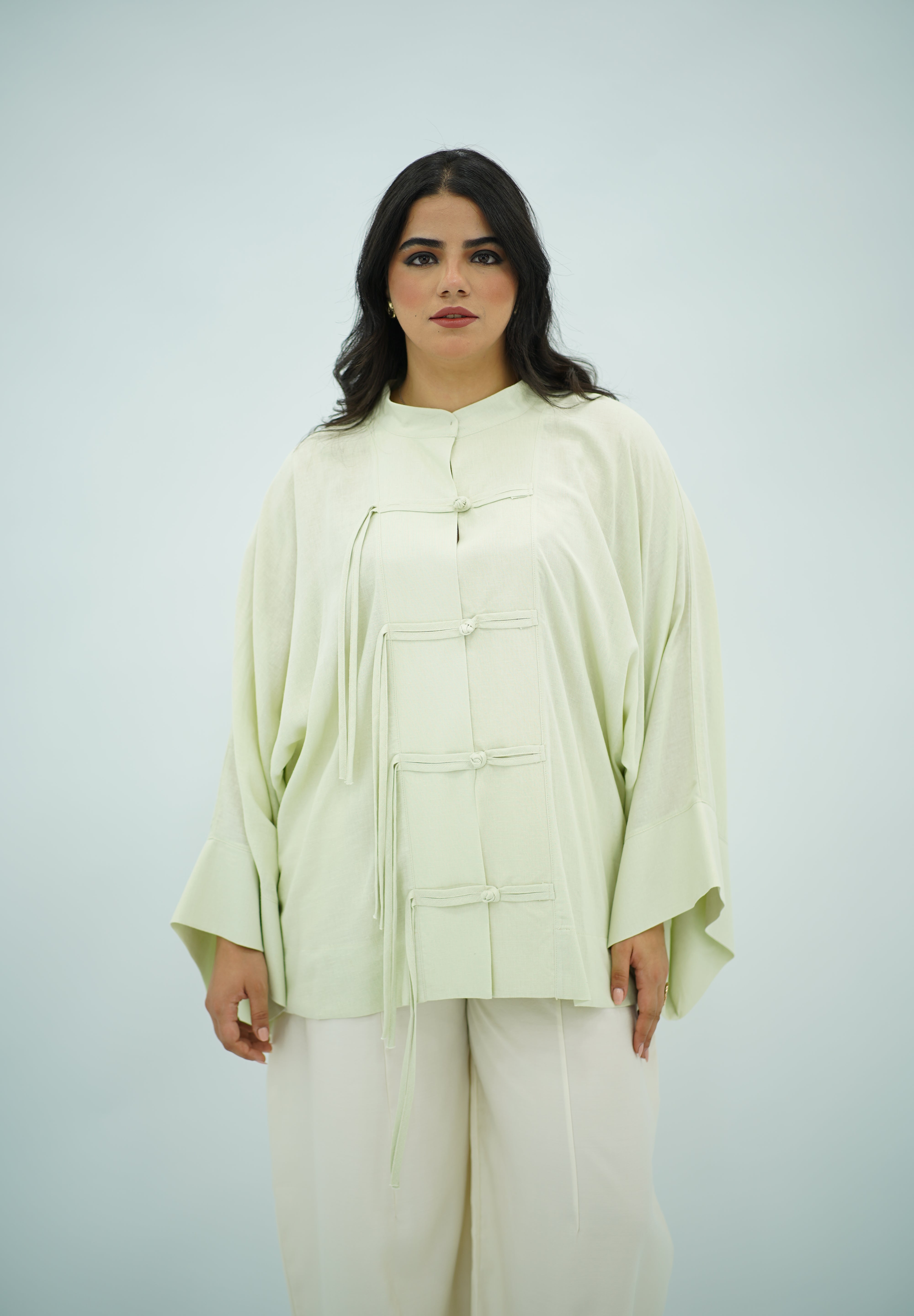 Chemise en Lin Élégante à Nœuds Chinois - Vert Amande